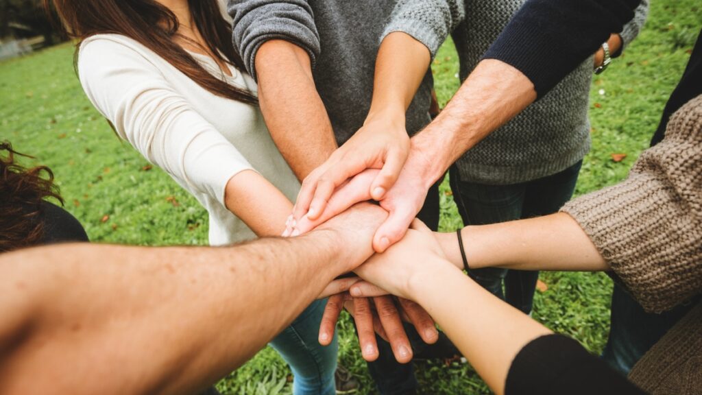 volunteer hands